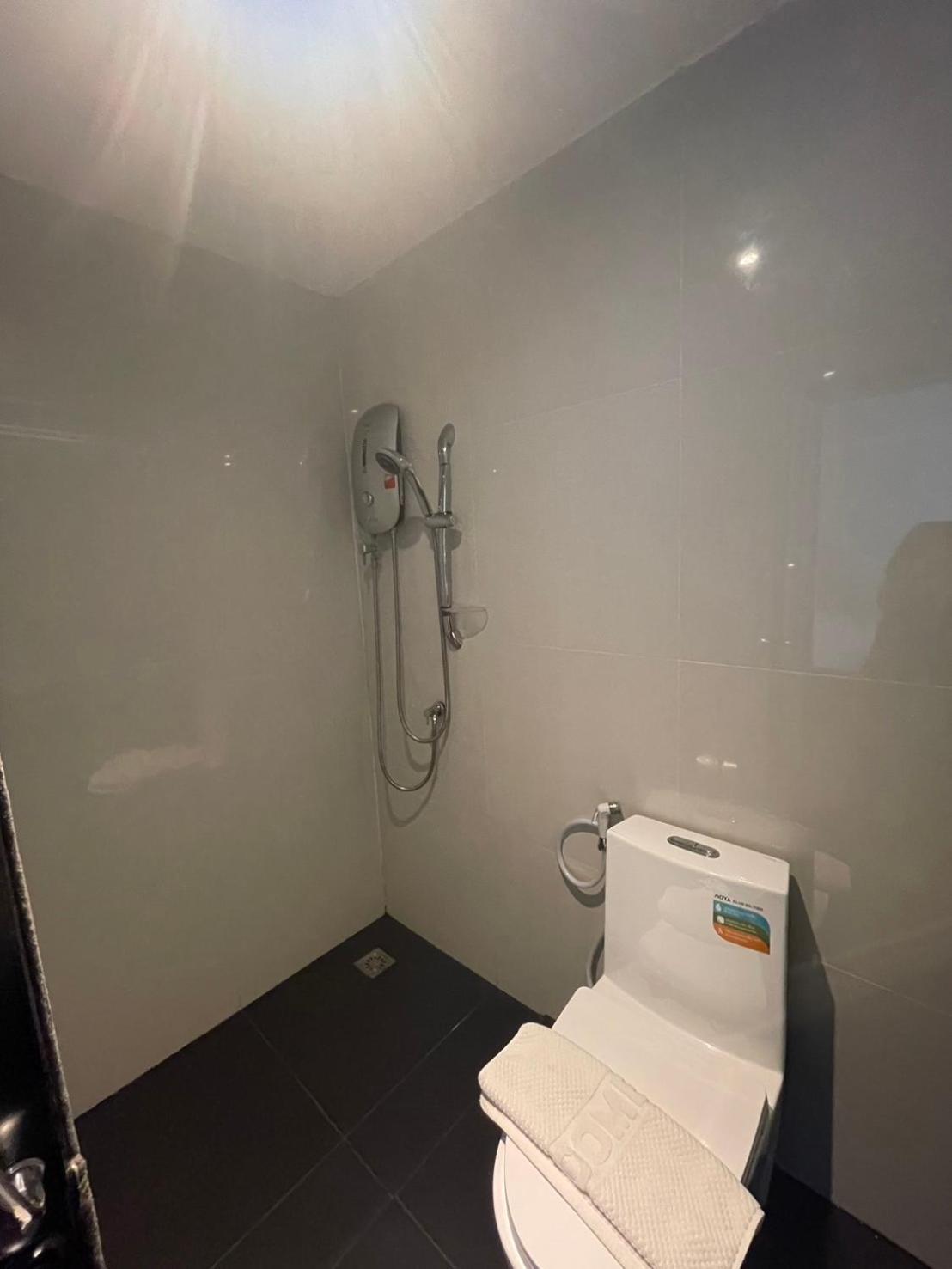 צ'יאנג מאי Azz Hotel מראה חיצוני תמונה