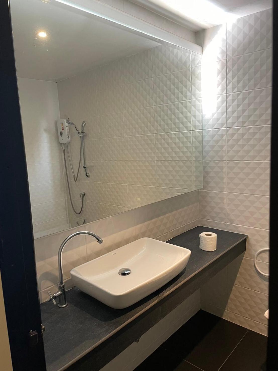 צ'יאנג מאי Azz Hotel מראה חיצוני תמונה