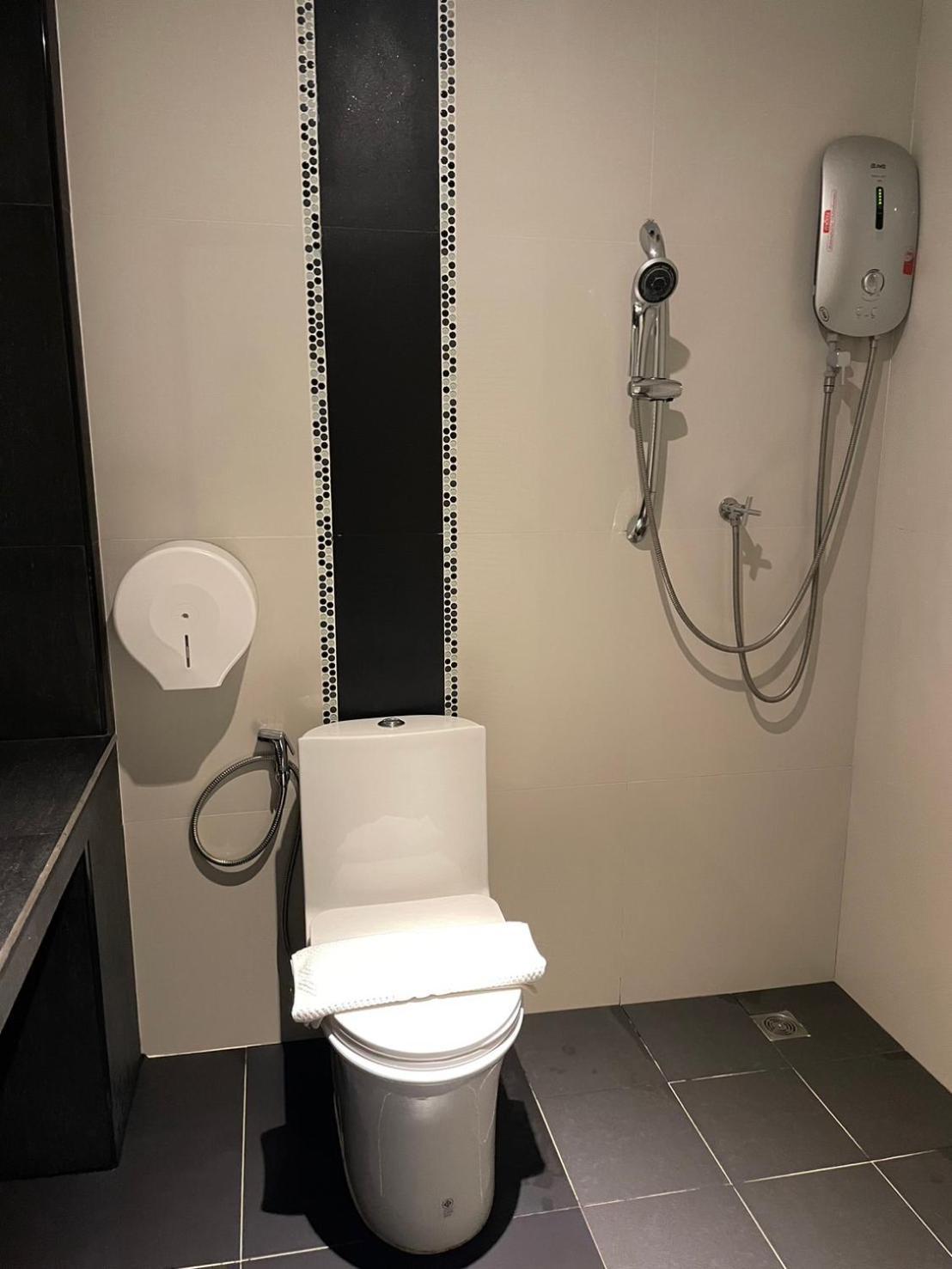 צ'יאנג מאי Azz Hotel מראה חיצוני תמונה