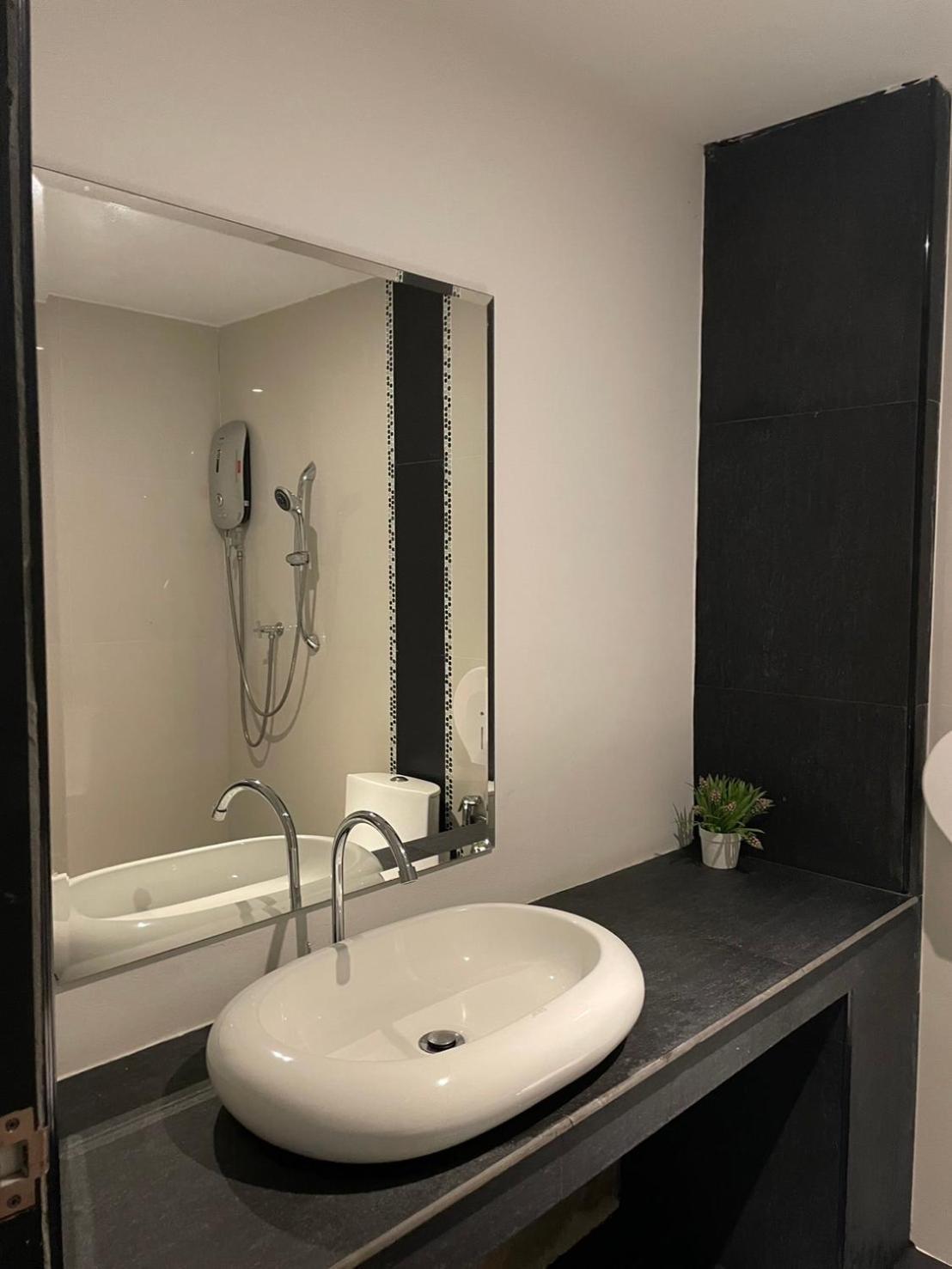 צ'יאנג מאי Azz Hotel מראה חיצוני תמונה