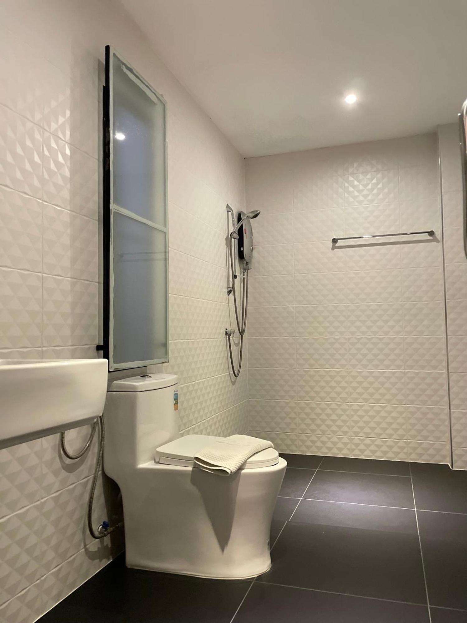 צ'יאנג מאי Azz Hotel מראה חיצוני תמונה