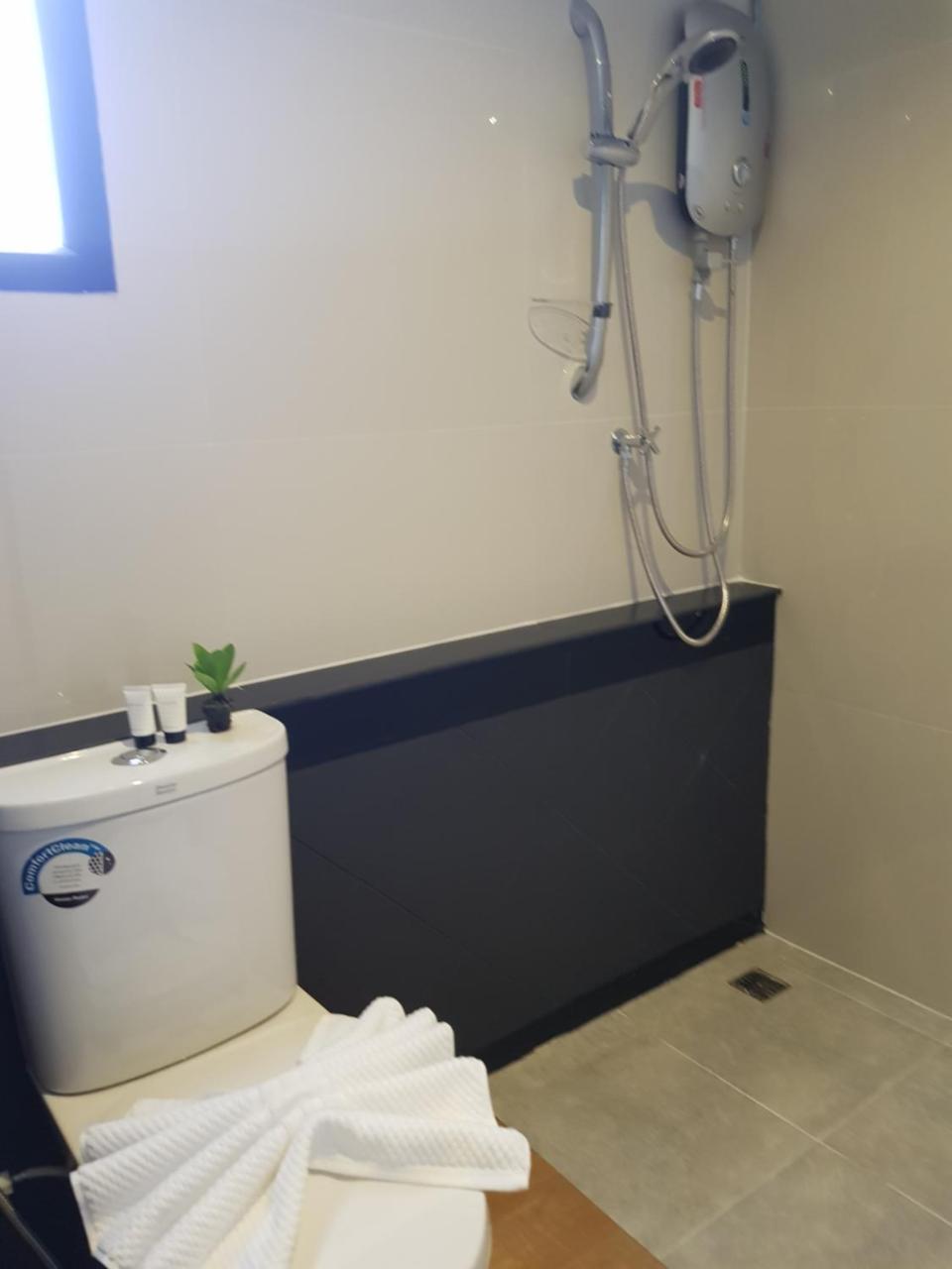 צ'יאנג מאי Azz Hotel מראה חיצוני תמונה